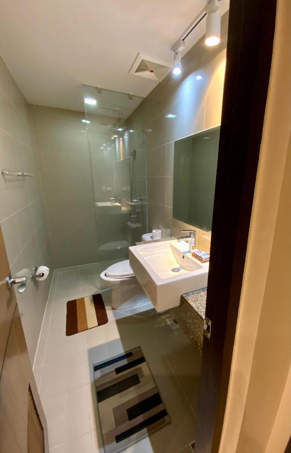 Classy 2Br Suite At Eastwood City With Pool And City Skyline View Manila Exterior photo