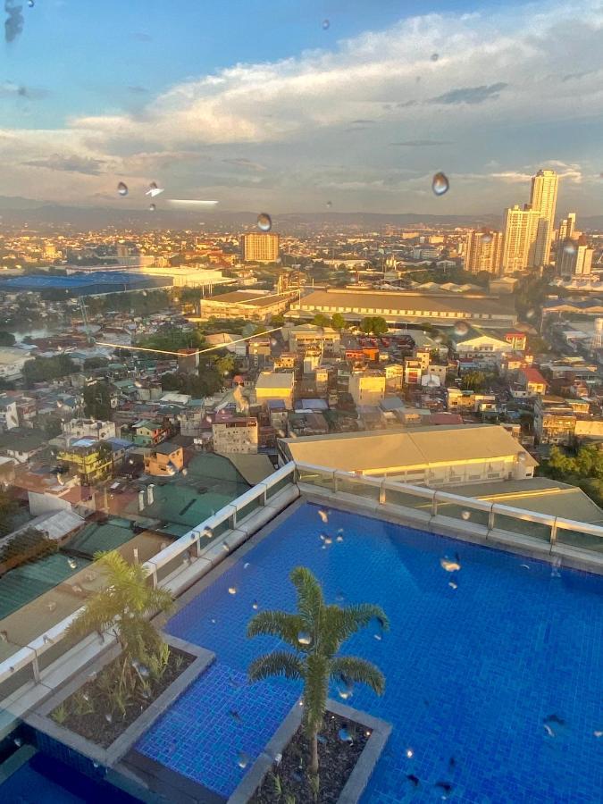 Classy 2Br Suite At Eastwood City With Pool And City Skyline View Manila Exterior photo